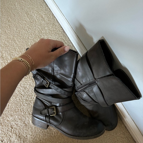 boots - Picture 1 of 2